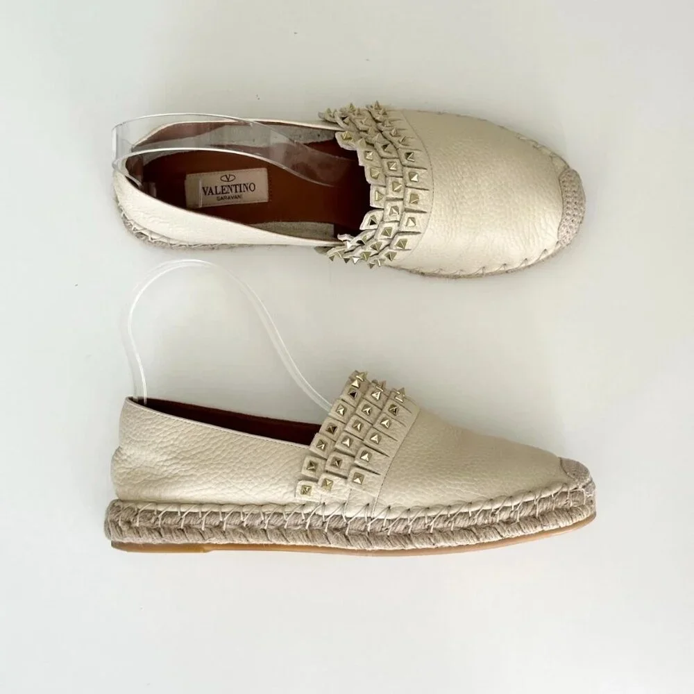VALENTINO GARAVANI Rockstud Cream Pebbled Leather Espadrille Flats Size 8
